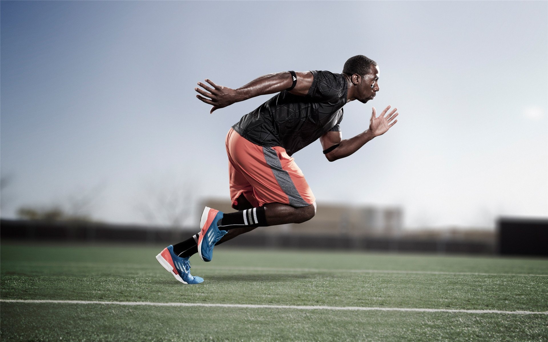 勇士设立“战术创新实验室”，邀请外部专家参与建模，勇士战术手册